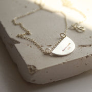 Collar Crescent