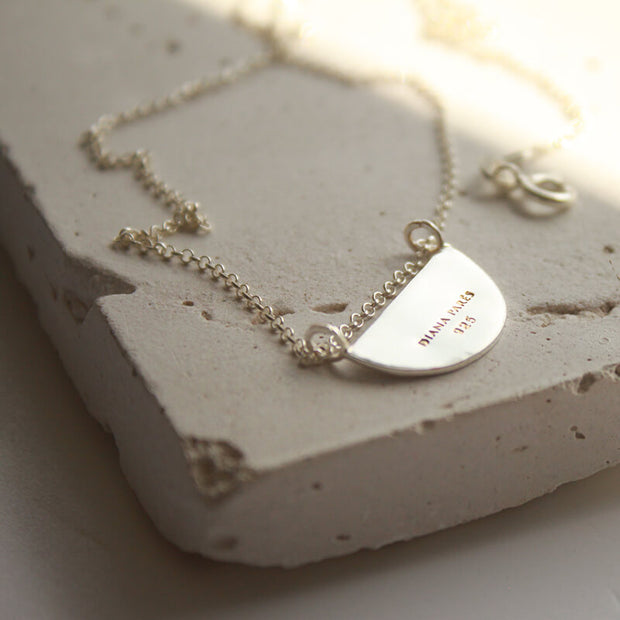Collar Crescent
