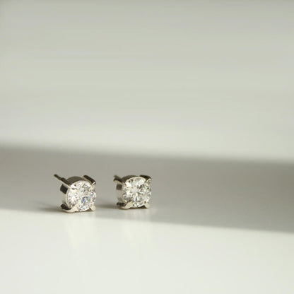 White Zirconita Studs